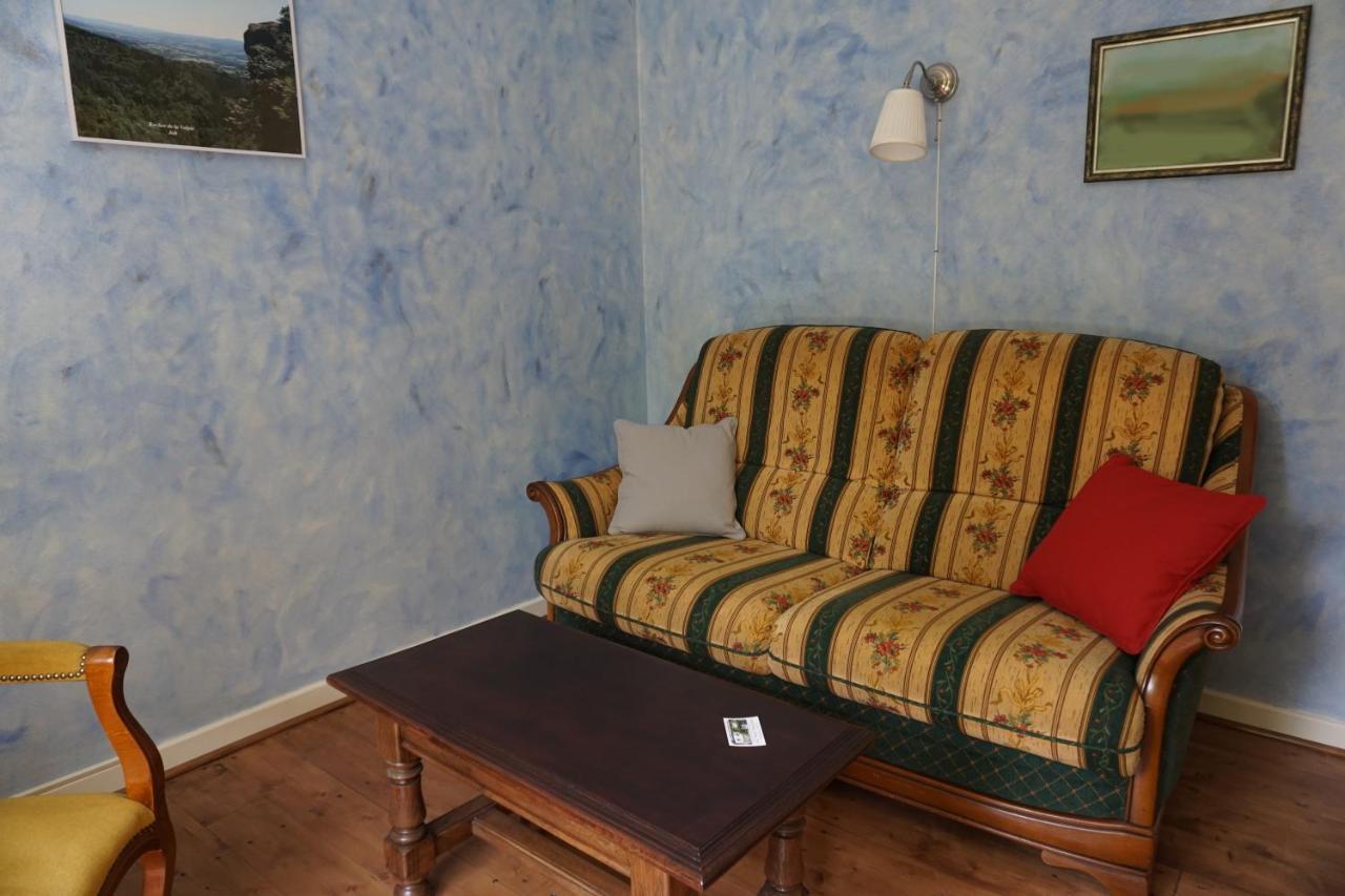 Les Neuf Bouleaux Panzió Job Kültér fotó